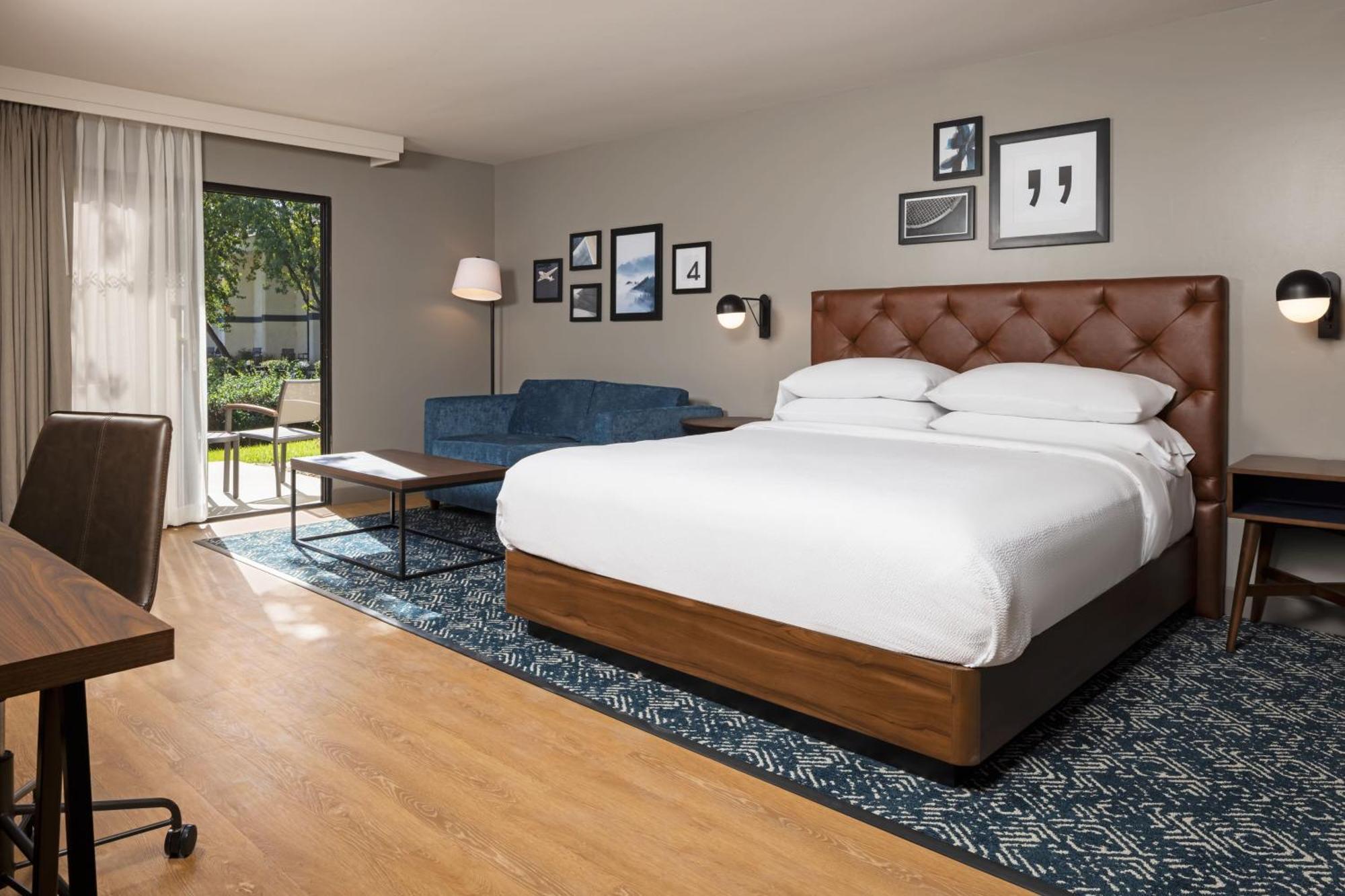 Hotel Four Points By Sheraton 3*