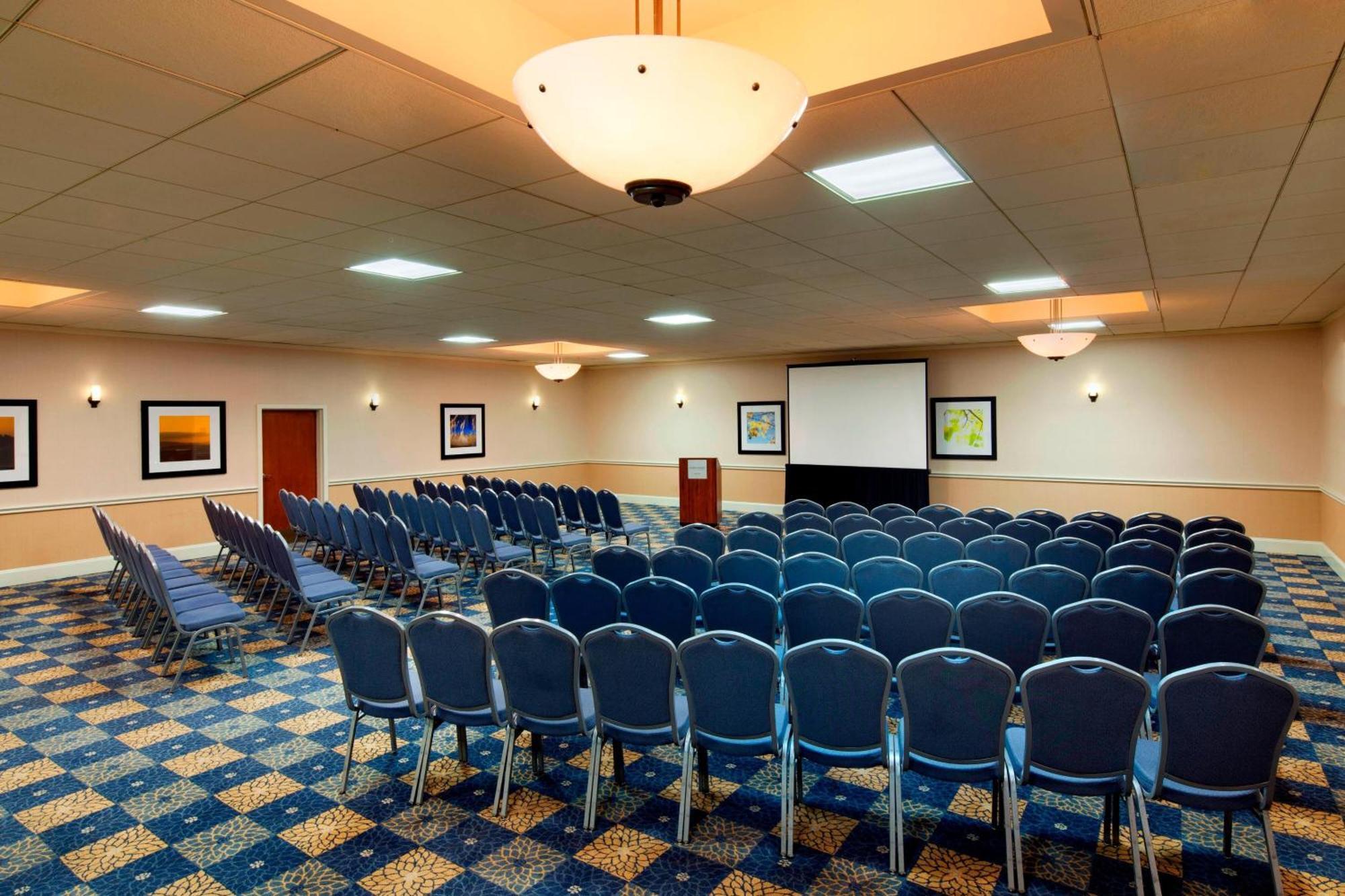 Four Points By Sheraton Hotel Bakersfield